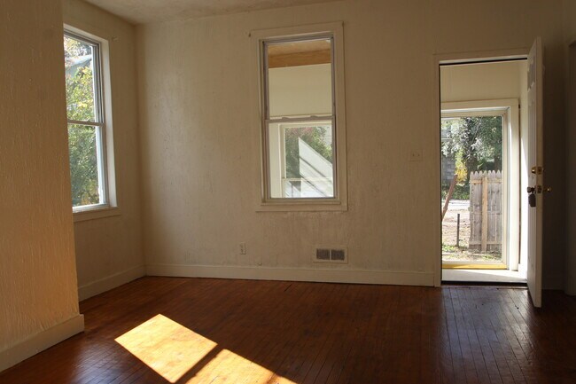 Photo - 6907 Belair Rd Unidad 1st FL Rear