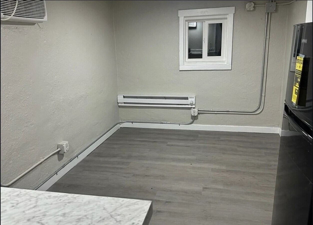 Photo - 1516 E Routt Ave Unit B