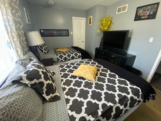 Photo - 1930 Reese Ave