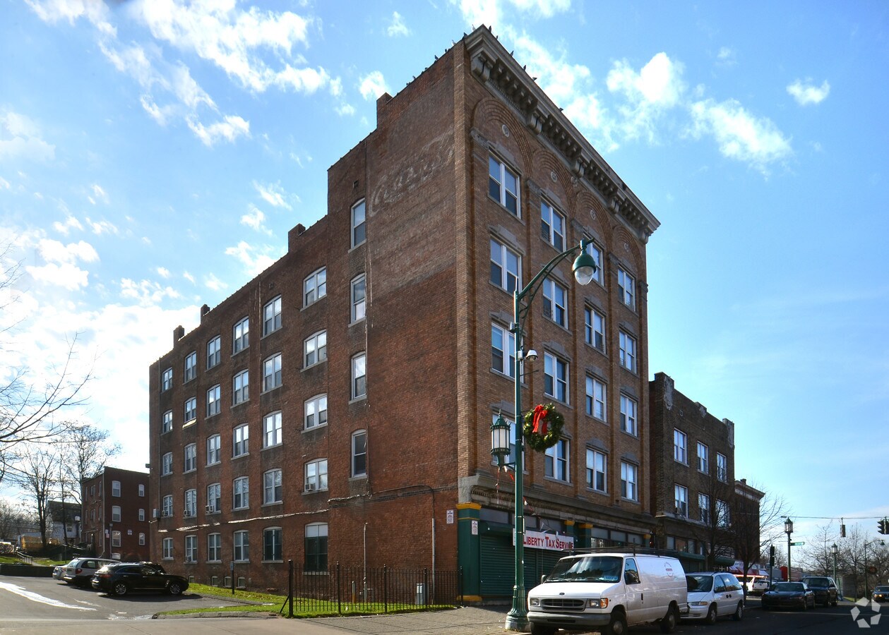 Zion Park Apartments - Zion Park Apartments