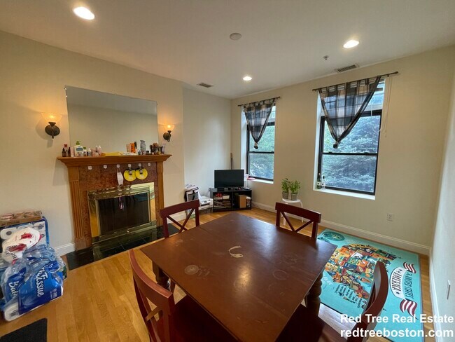 Photo - 1801 Beacon St Unit 5