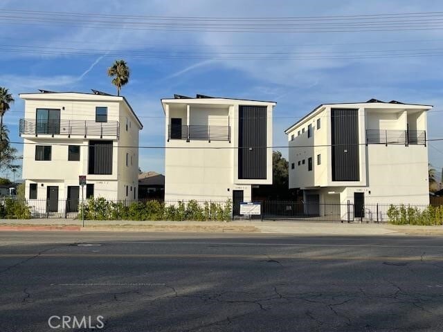 Building Photo - 11453 W Victory Blvd Unit 1 Rental