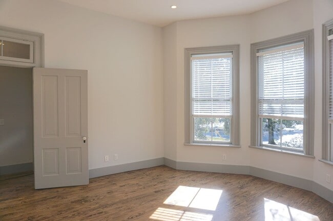 Photo - 552 E Liberty Apartamento Unidad B