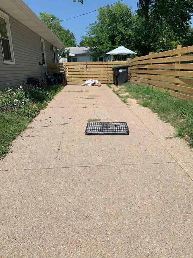 Photo - 801 N 77th Ave