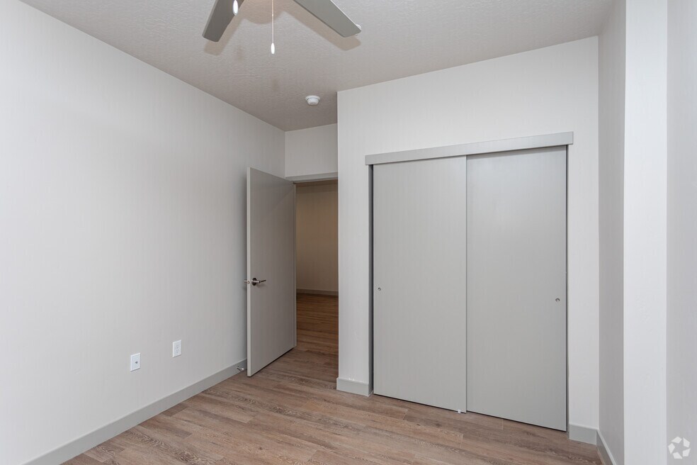 1BR, 1BA - 510SF - Bedroom