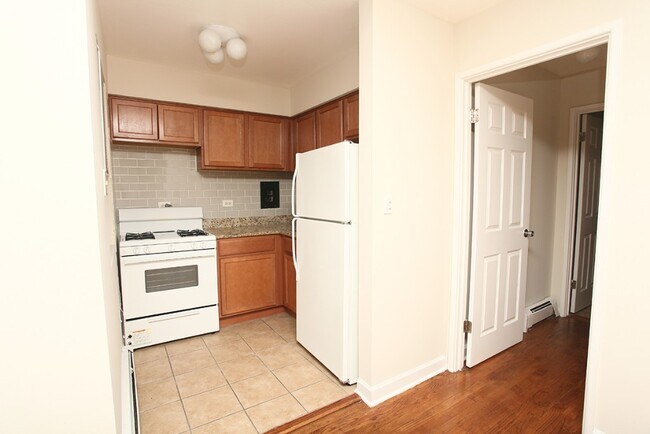 Photo - 5851 N Winthrop Ave Unit 304