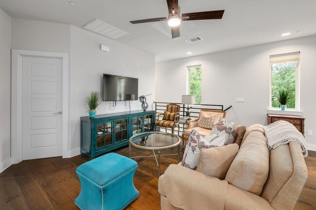 Photo - 1205 Elm St Unit 8