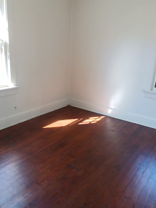 Photo - 154 S Main St