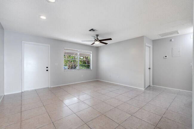 Photo - 4468 Stevens Rd