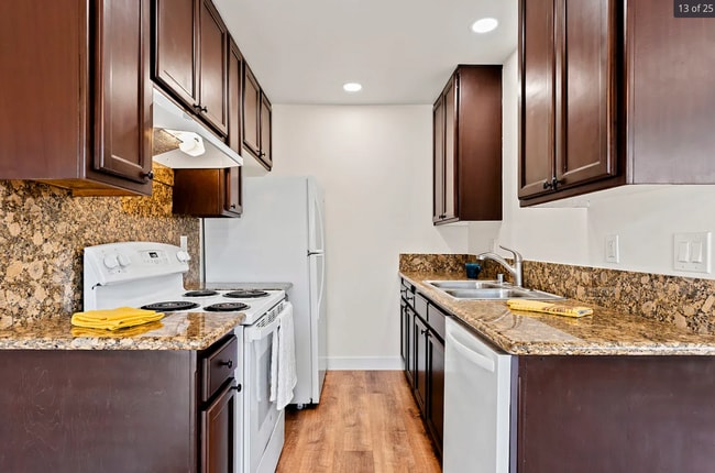 Photo - 4572 Nebo Dr Unit H