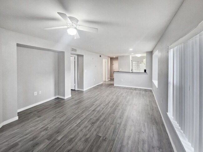 Living Room - 4831 Via Palm Lks Unit 1201