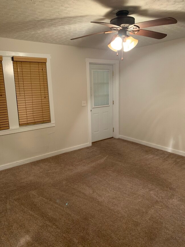 Building Photo - 279 Oak Dr Unit 279 Rental