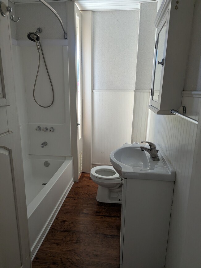 Photo - 748 Orange St