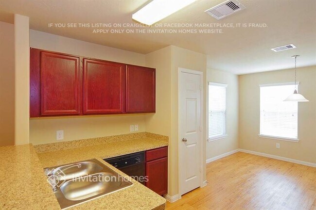 Photo - 18811 Dennington Dr