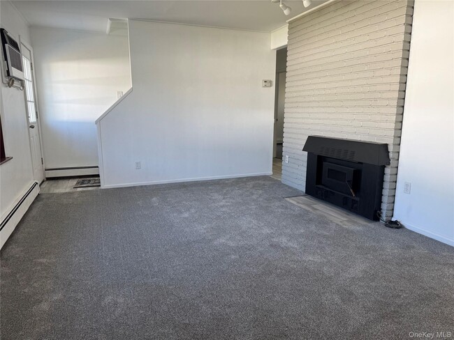 Photo - 27 Gleaner Ln