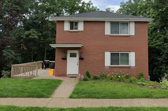 Building Photo - cen47 Unit 47