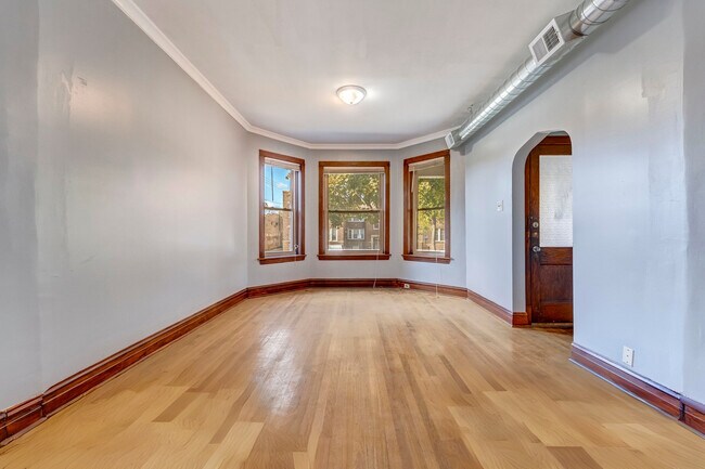 Photo - 2419 N Kostner Ave