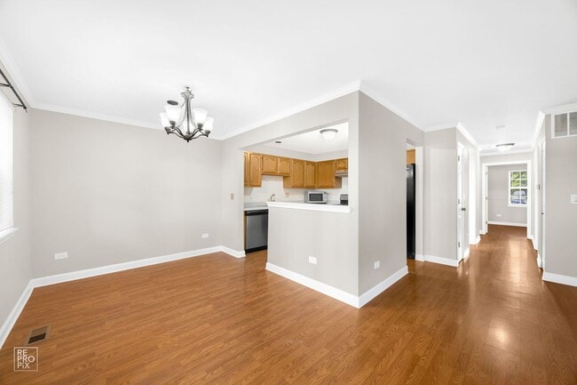 Photo - Schaumburg Two Bedroom  First Floor Condo ...
