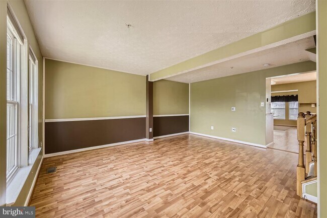 Photo - 5305 Leavers Ct