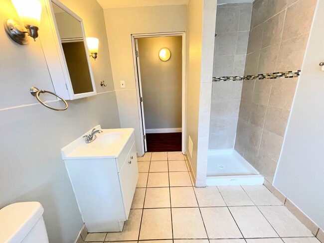 5544 Baywood St Unit 3