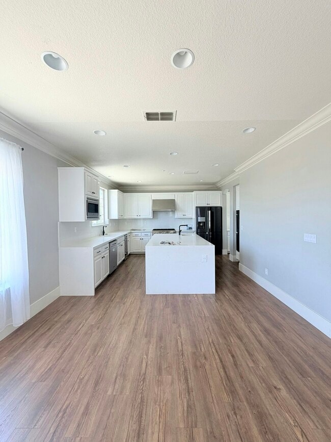 Photo - 850 Monterey Ct