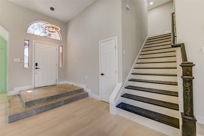 Photo - 1901 Canyon Creek Ct