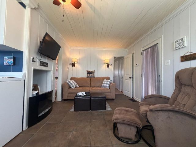 Photo - 105 Chambers Point