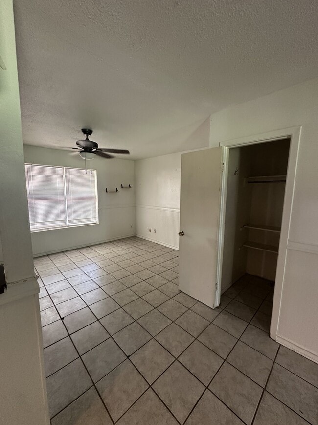 Building Photo - 351 Veltri St Rental