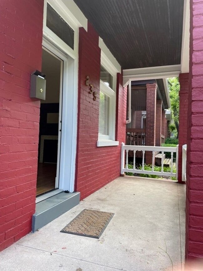 Photo - 235 Emming St Unidad #2