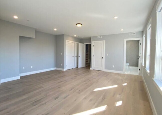 Photo - 265 Washington St Unidad 4