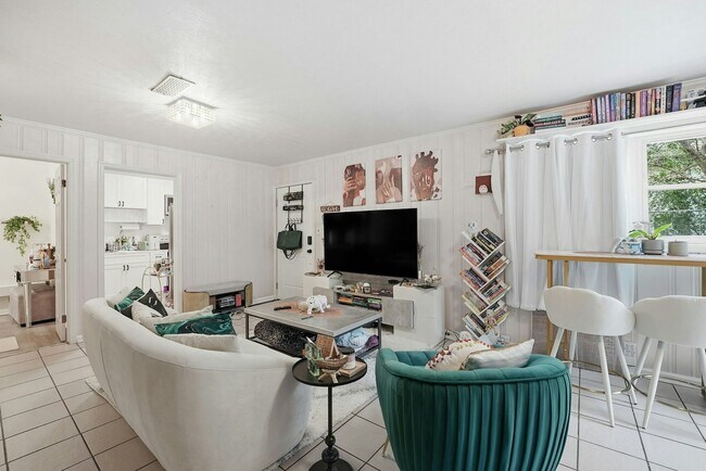 Photo - 1159 Arlington Pkwy NE Unit Bottom