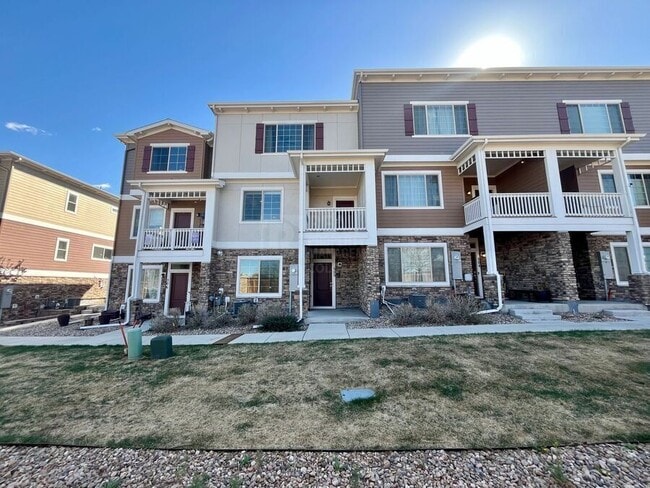 Building Photo - 811 E 98th Ave