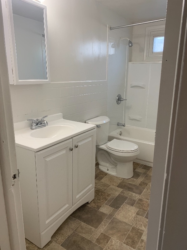 Photo - 600 S Main St