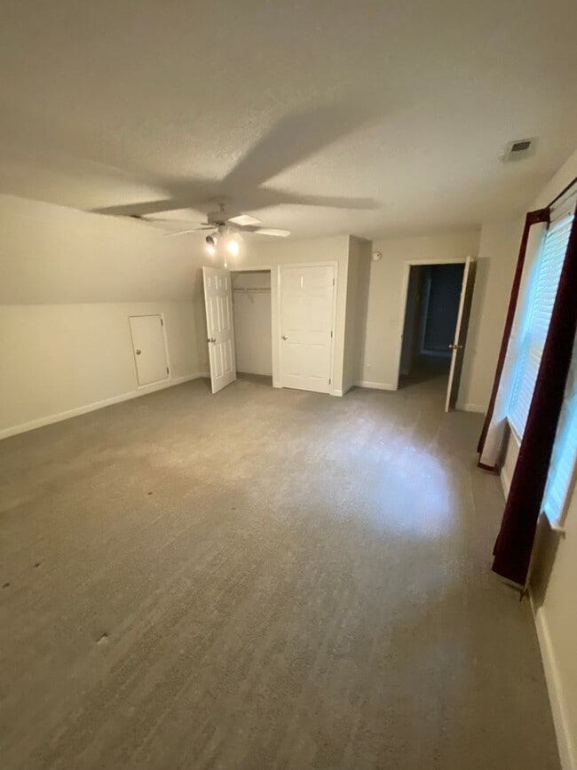 Photo - 2425 Laurel Falls Ln