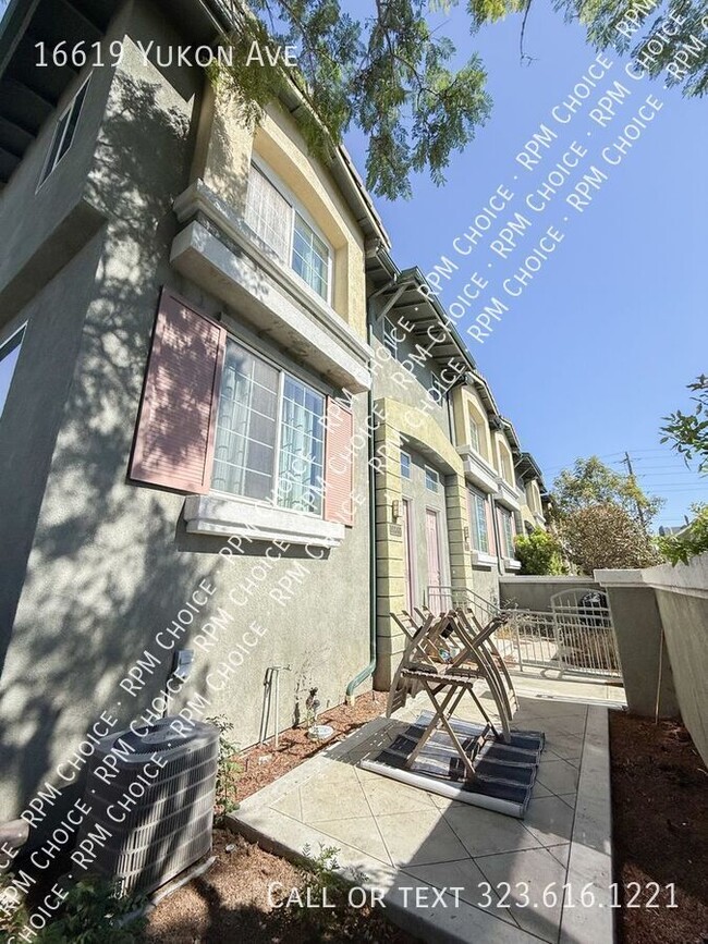 Photo - 16619 Yukon Ave