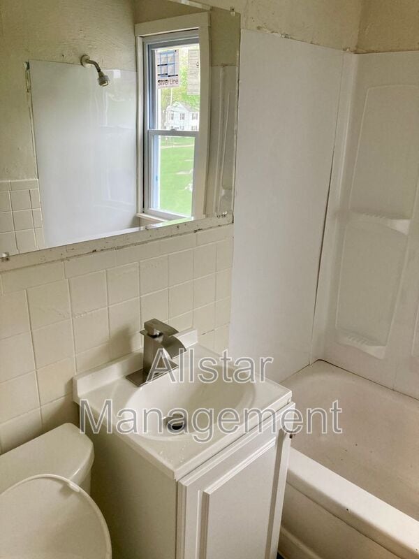 Photo - 944 S Central Dr