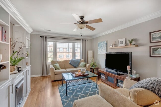 Building Photo - Beautifully Updated Hessian Hills Condo Unit 4