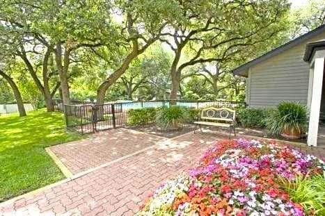 Building Photo - 12166 Metric Blvd Unit 2006