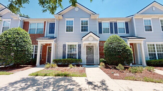 3592 Pebble Path Ln