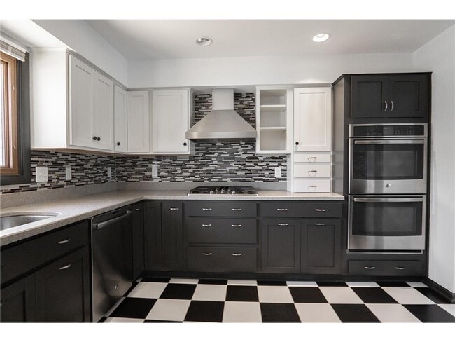 Photo - 7740 Arlington Ave N