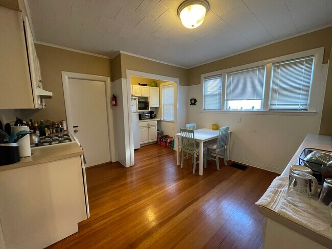 Photo - 21 College Ave Unit 1