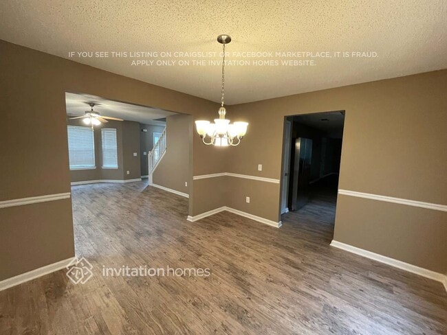 Photo - 3785 Tor Way