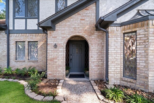 Photo - 5402 Summerfield Ln