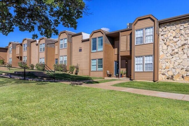 Photo - 3101 W Northgate Dr Unit d1