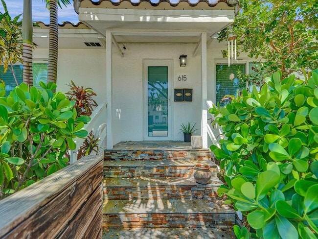 Photo - 615 SW 4th Ave