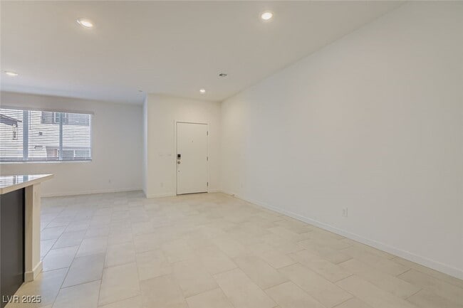 Photo - 1554 Maria Xing Ave