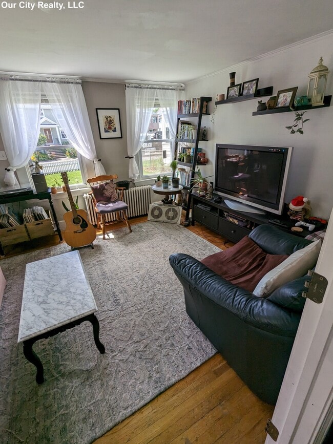Photo - 140 Grove St Unit 1