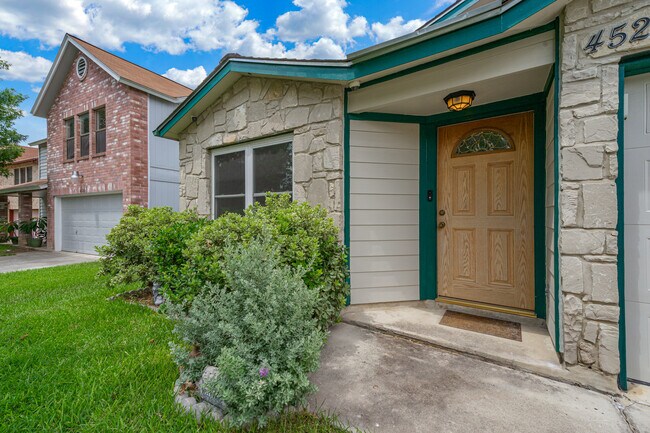 Photo - 4527 Stradford Pl
