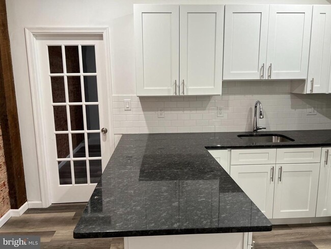 Photo - 2814 Master St Unit B