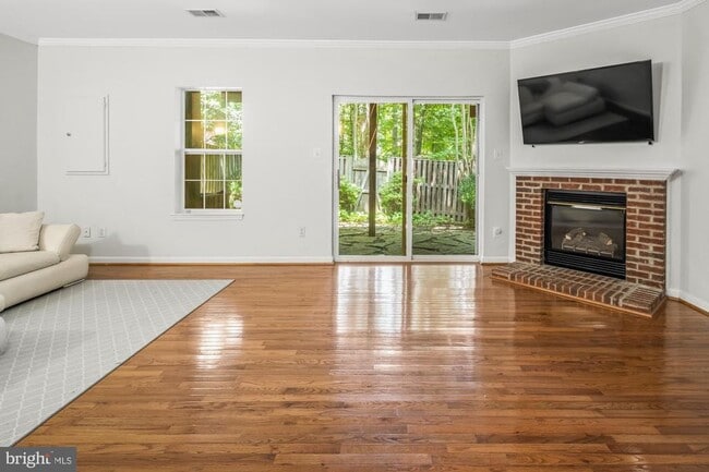 Photo - 4749 Thornbury Dr